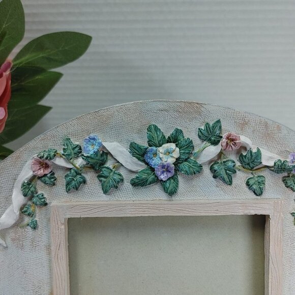 Easter Spring Bunny and Flowers 3D Resin Picture Frame 4x6 " - Picture 5 of 12